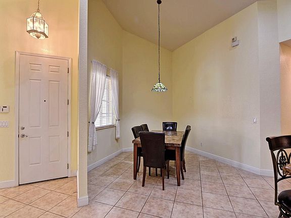 4th image of 6465 Oxford Cir