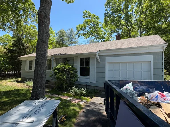 https://photos.zillowstatic.com/fp/7ad9de4aae5adb55b6a3bd4a192c6c82-p_e.webp