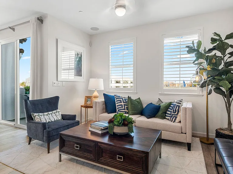 Spacious Townhomes in Provence at Natomas — Photo 71