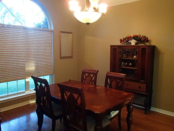 5th image of 509 Trailridge Cir