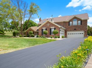 1S635 Verdun Dr, Winfield, IL 60190