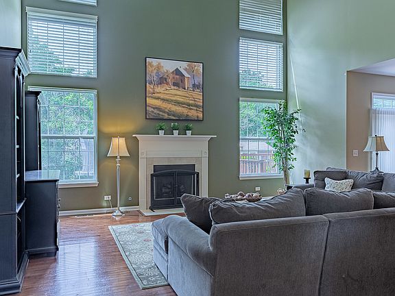 5th image of 1414 Essex Dr