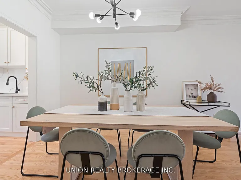 59D Woodbine Ave — Photo 11