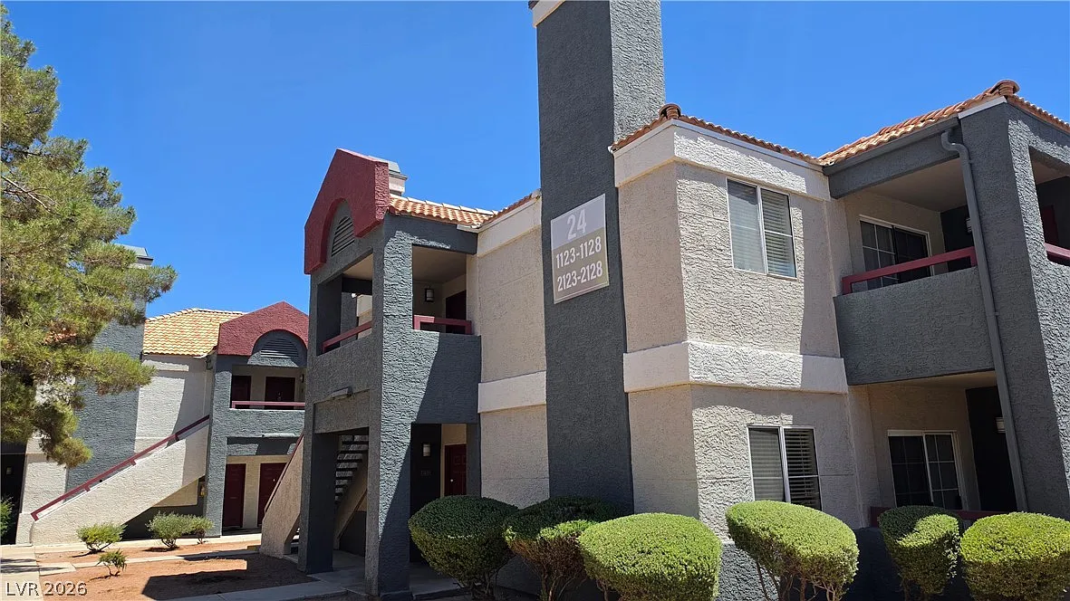 2 bed, 2.0 bath, 998 sqft, $1,427 — Photo 1