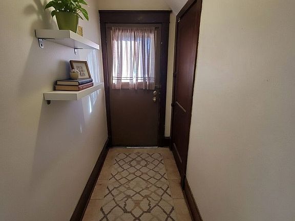 2nd image of 1025 E Land Pl
