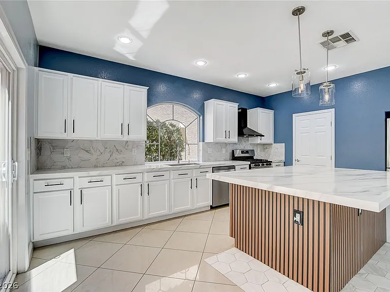 9975 Mills Reef Ct — Photo 36