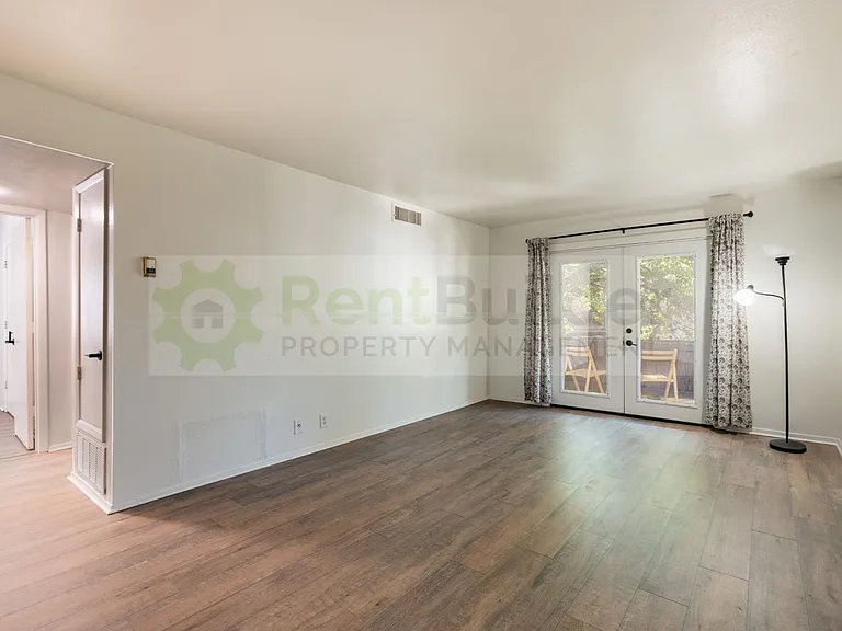 1601 Pennsylvania St NE #4 — Photo 3