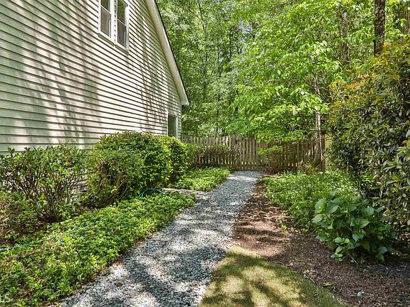 5th image of 339 Welton Way