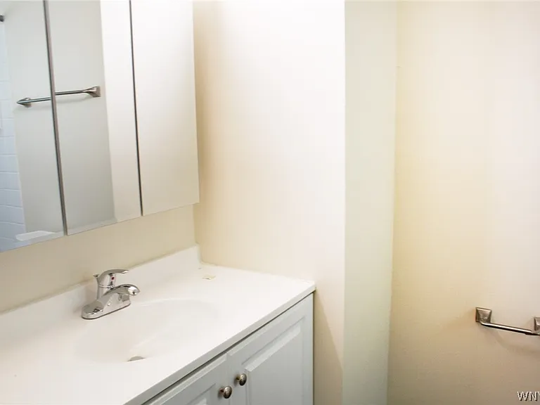 140 Ayrault Dr #RIGHT — Photo 6