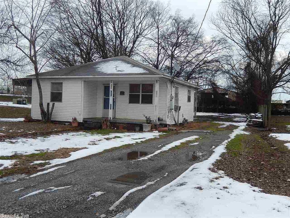 2nd image of 300 Cheryl St