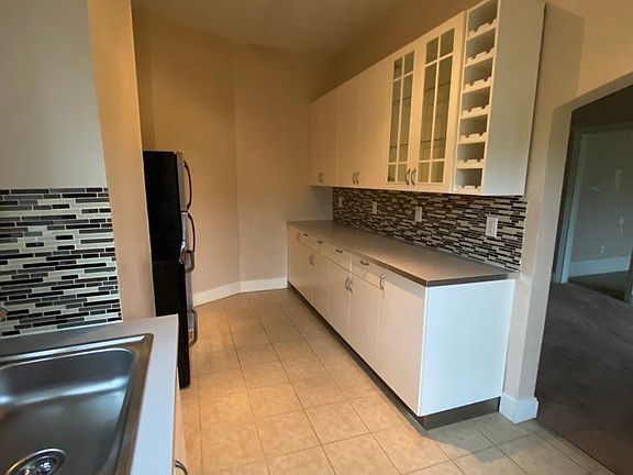 3rd image of 2007 Arlington Ave #1
