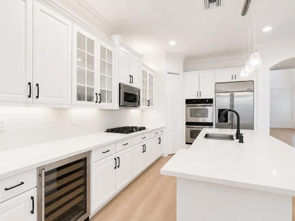 1058 Vintner Blvd, Palm Beach Gardens, FL 33410