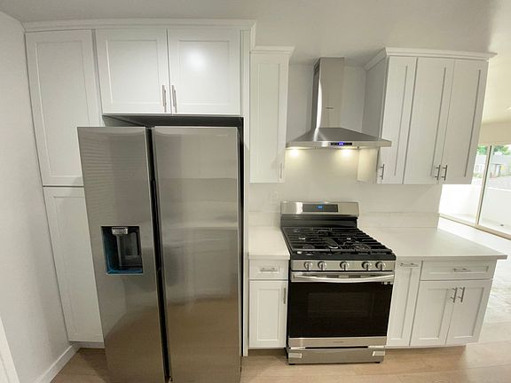3rd image of 1489 S Canfield Ave APT 204