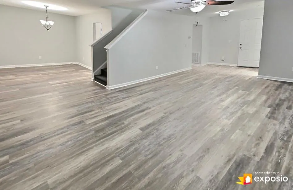 2413 Whetstone Ln — Photo 2