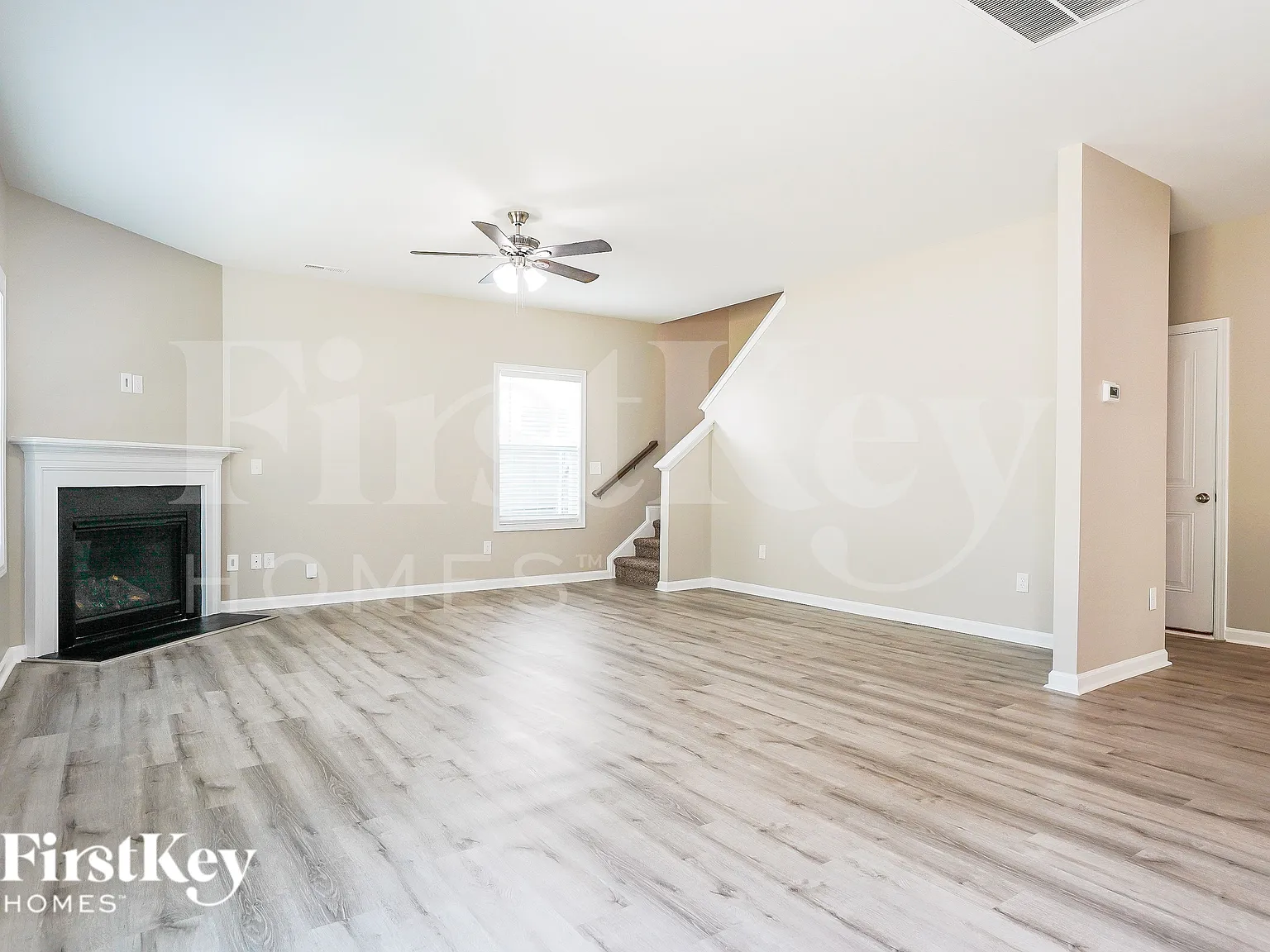 5 bed, 3.0 bath, 2911 sqft, $2,680 — Photo 2
