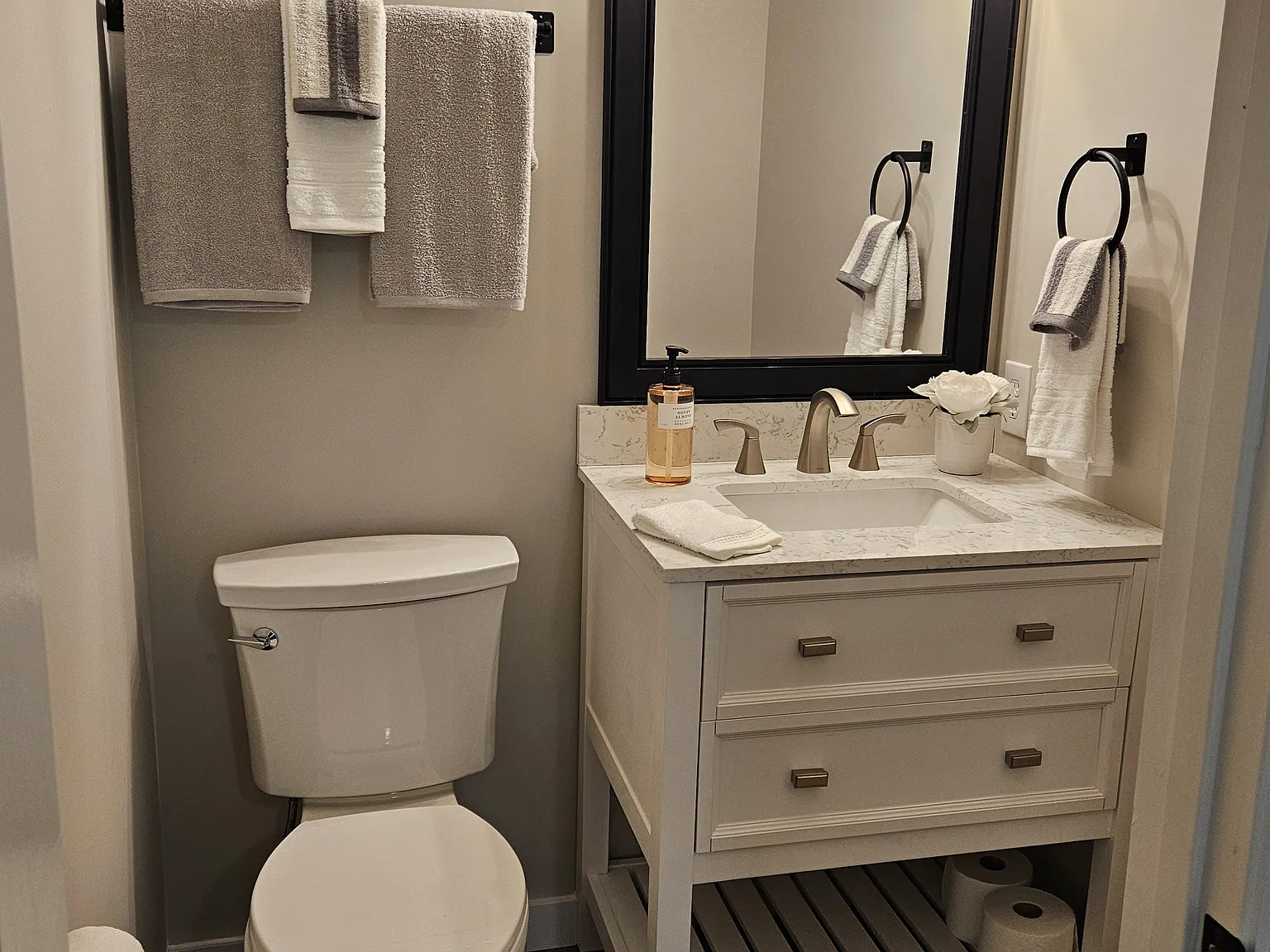 3 bed, 2200 sqft, $2,500 — Photo 4
