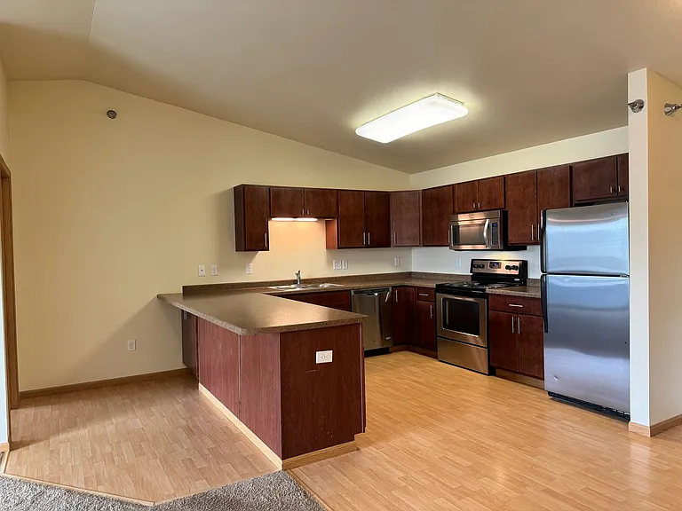 West Lake III Apartments — Photo 81
