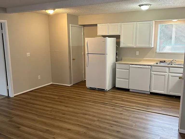 2609 E Dale St. — Photo 23