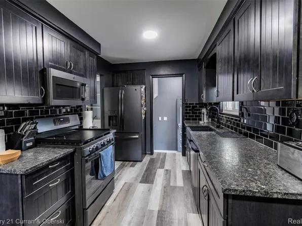 4209 Pardee Ave, Dearborn Heights, MI 48125