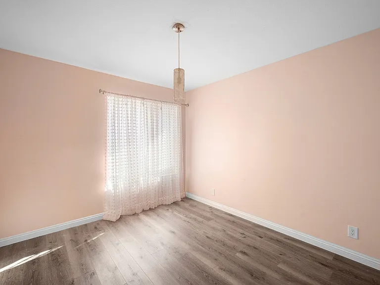 13945 Breger Ave — Photo 18
