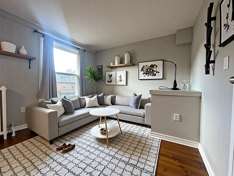 109 Spadina Ave #2 — Photo 2