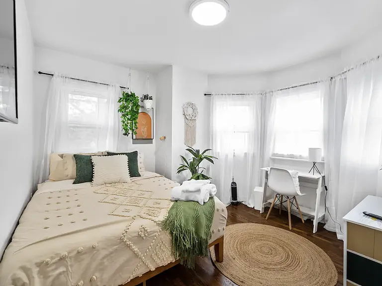 131 Bristol St #2 — Photo 5