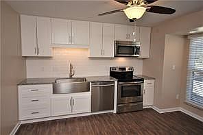 2nd image of 406 Edgetree Ln