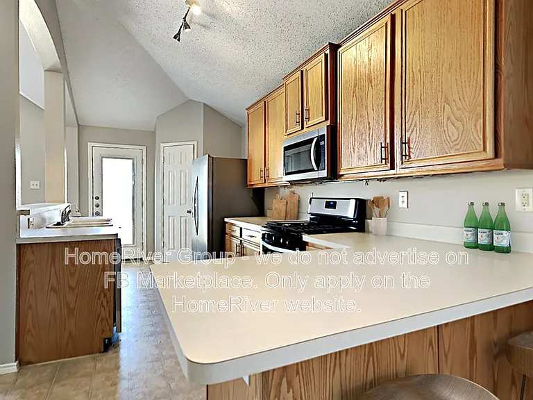 7209 Chaucer Dr — Photo 6