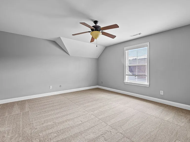 175 Colonial Ct — Photo 19