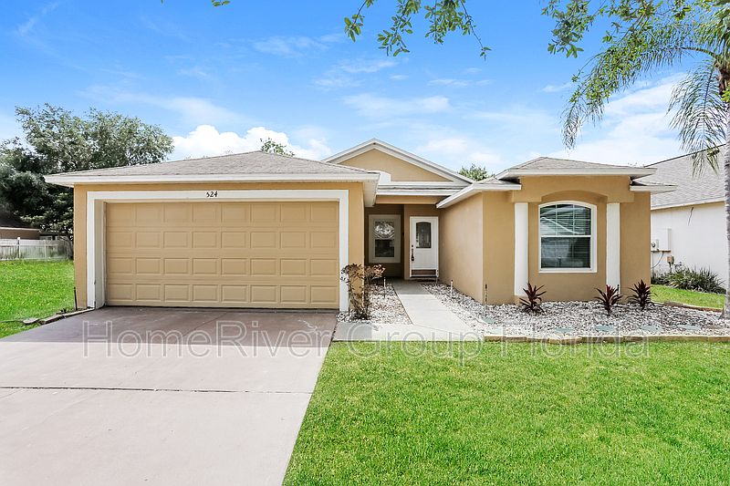 1st image of 524 Lancer Oak Dr
