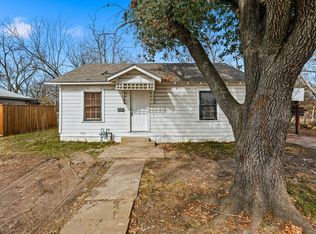 803 E 14th St, Bonham, TX 75418