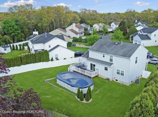 45 Davids Ln, Howell, NJ 07731