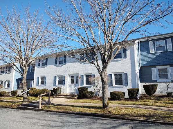 1431 Iyannough Road #28U, Centerville, MA 02632