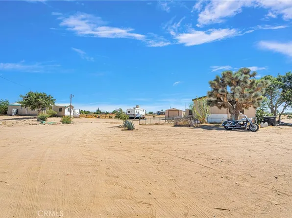 9339 Vinton Rd, Phelan, CA 92371