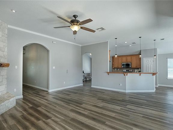 5th image of 205 Bosque Dr
