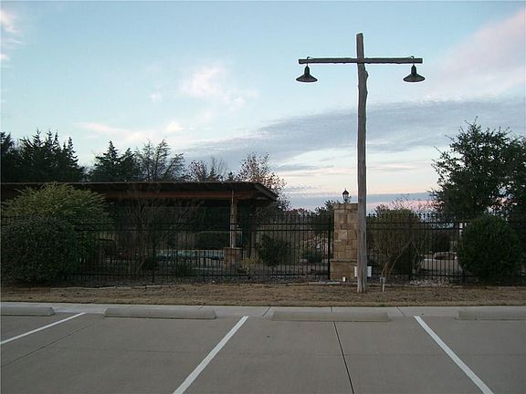 3rd image of 1000 Crystal Lake Dr