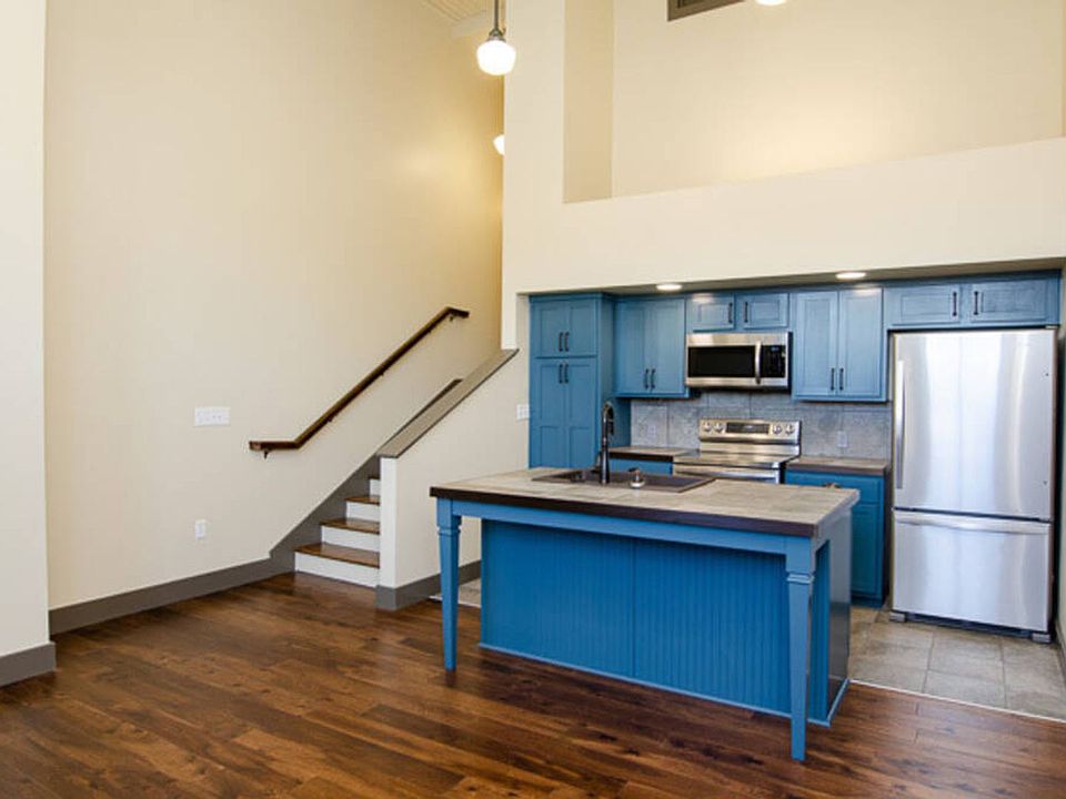 1st image of 203 W Commercial St #2F