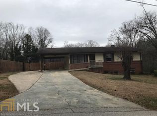 221 Green Hill Cir, Gainesville, GA 30504