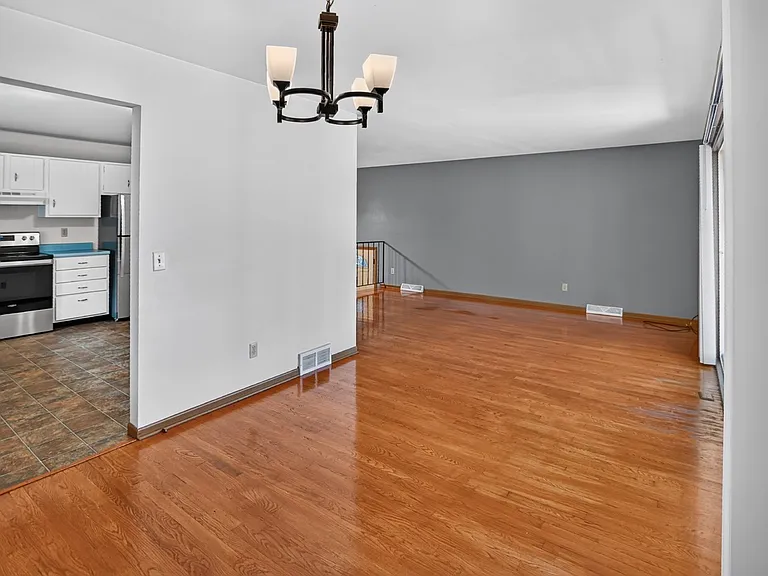 10 Brompton Cir #10 — Photo 10