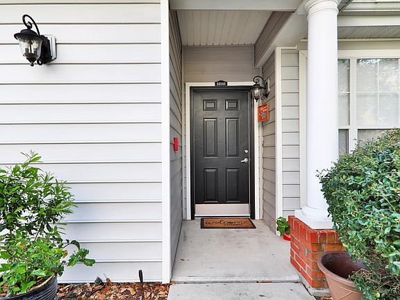 3rd image of 32110 Harbour Vista Cir
