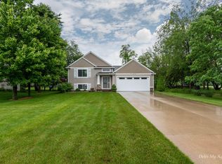 7102 Keystone Ct, Jenison, MI 49428