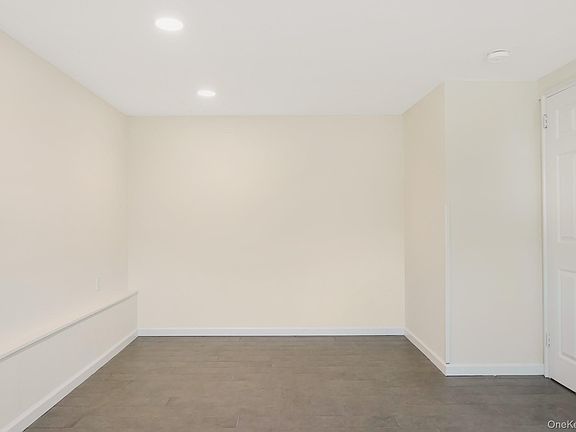 5th image of 651 Americus Avenue