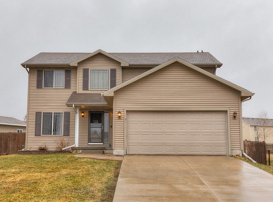 1st image of 5211 NE Hillcrest Dr
