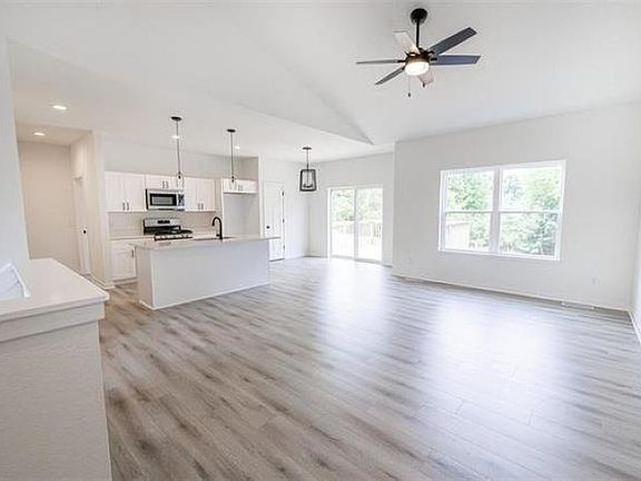 2nd image of 14180 Prairie Commons Ln
