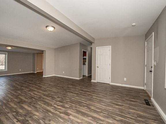 4th image of 9084 Arrowhead Ct