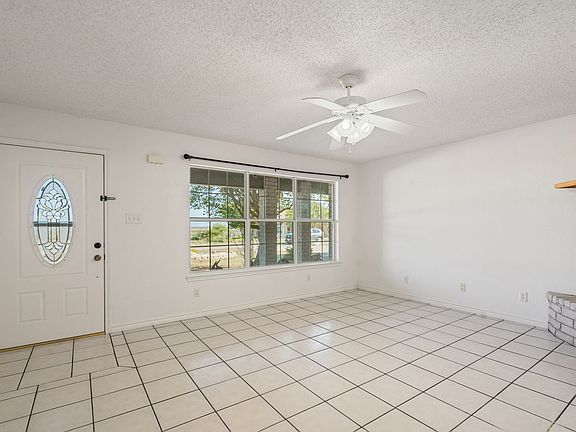 5th image of 854 Lago Vista Dr
