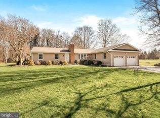 327 Gordon Rd, Robbinsville, NJ 08691