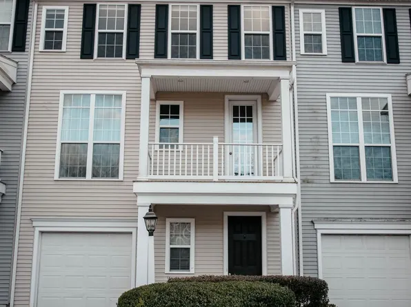 523 Fawn Ln, Hummelstown, PA 17036