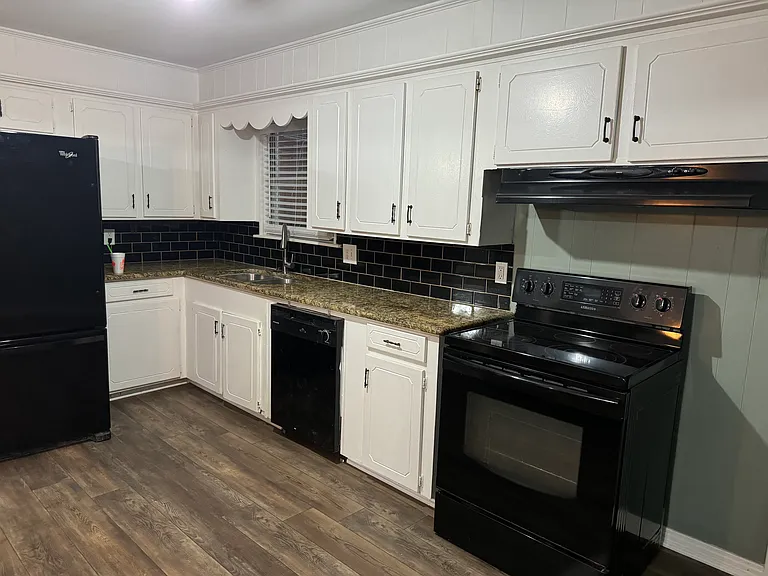 1406 Country Club Rd — Photo 23