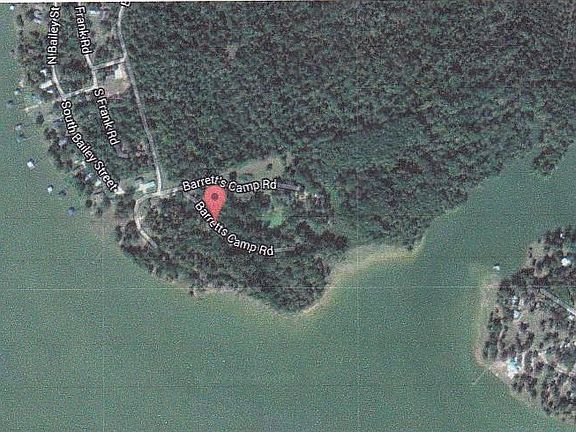 2nd image of 2405 Barretts Landing Rd